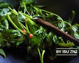 Foto langkah ke 3 dari resep Oseng Kangkung Saus Tiram.