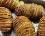 Foto del paso 3 de la receta: Papas Hasselback con salsa de queso crema y tomillo