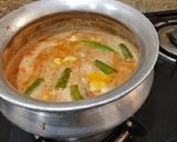 A picture of step 2 of Tomato Curry.