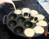 Hình bước làm 2 của món TAKOYAKI - Bánh bạch tuột