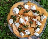 Une image de l'étape 2 de Melon mariné pignons de pin et ricotta.