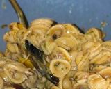 Foto del passaggio 7 della ricetta Orecchiette allo Sgombro con Crema di Prezzemolo ed Acciughe & Pomodorini Gialli