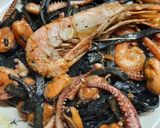 Foto del paso 6 de la receta: Fideos negros de Pascua con mejillones, camarones y pulpitos