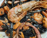 Foto del paso 6 de la receta: Fideos negros de Pascua con mejillones, camarones y pulpitos