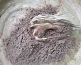 Foto langkah ke 4 dari resep Cake potong coklat.
