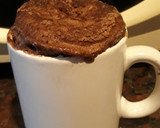 Foto del paso 4 de la receta: Bizcochuelo en taza sin leche