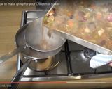 A picture of step 4 of Turkey Gravy.
