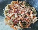 Foto del paso 3 de la receta: Ensalada de pasta multicolor 🎨