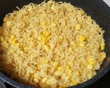 Foto langkah ke 2 dari resep Pizza Mie Saus Spagheti.