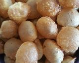 A picture of step 5 of Panipuri ni puri.