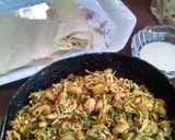 A picture of step 6 of Chicken veg macroni roll.