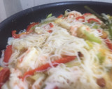 Foto del paso 2 de la receta: Fideos de arroz tailandés con langostinos
