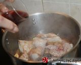 Φωτογραφία βήματος 3 της συνταγής Ψαρονέφρι στην κατσαρόλα με χαλούμι και λιαστές