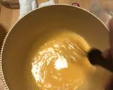 Gambar langkah 7 resipi Puding Caramel dalam bekas plastic.