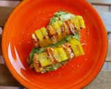 Foto del paso 7 de la receta: Brocheta de salmón y piña con aguacate