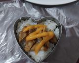 Foto langkah ke 4 dari resep Onigiri Isi Tumis Tuna.