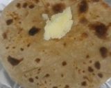 A picture of step 3 of Paneer parahtha.