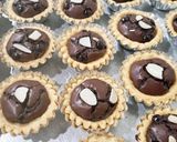 Foto langkah ke 4 dari resep Kulit Pie Ekonomis Tanpa Telur.