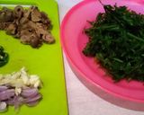 Foto langkah ke 1 dari resep Tumis pakis pedas.