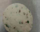 A picture of step 2 of Lacchedar Mathri (currypatte flavour).