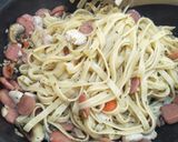 Foto langkah ke 4 dari resep Fettucini Aglio Olio.