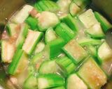 Hình bước làm 2 của món Canh mướp nấu lạc