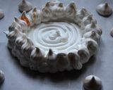 Une image de l'étape 2 de Pavlova de Pâques.