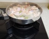 Foto langkah ke 1 dari resep Soup ayam bening sayur asin.