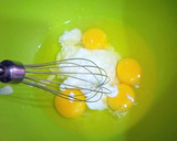 Foto del paso 1 de la receta: Bizcocho de yogur de limón con zumo de limón natural