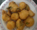 A picture of step 3 of Urad dal ke wada.