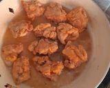 Foto langkah ke 3 dari resep Ayam goreng saos telur asin.