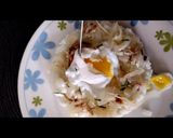 Foto del paso 3 de la receta: Huevo poché con arroz y cebollas salteadas