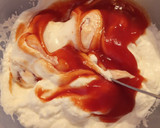 Foto del paso 1 de la receta: Salsa rosa con leche