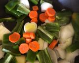 Foto del paso 3 de la receta: Lentejas con Gambones y alcachofas