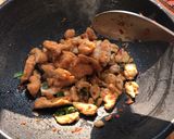 รูปขั้นตอนการทำที่ 4 ของ กระเพราไก่ไก่ทอด🍗