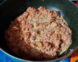 A picture of step 4 of Nolen Gurer Gajar er Halwa.