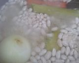 Foto del paso 3 de la receta: 🫘Alubias blancas con verduras🌶️🥒🧅