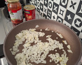 Foto langkah ke 2 dari resep Fettuccine Bolognese.