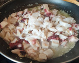 Foto del paso 1 de la receta: Arroz 'apaellado' de pulpo y chopitos