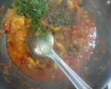A picture of step 2 of Prawns masala.