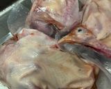 Hình bước làm 1 của món Chim Câu Nướng Lá Mắc Mật