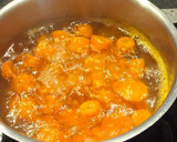 Foto del paso 1 de la receta: Magdalenas de zanahoria con mermelada de frutos rojos sin lactosa