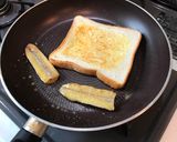 Foto langkah ke 1 dari resep Roti Pisang Panggang Coklat Keju Teflon.
