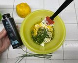 Foto del passaggio 1 della ricetta Salsa allo yogurt con erba cipollina