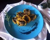 Foto del passaggio 6 della ricetta Gnocchi alla romana con salvia,rosmarino semi di sesamo neri