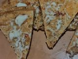 રોટલી પીઝા (Rotli Pizza Recipe In Gujarati)