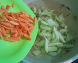 Foto langkah ke 4 dari resep Sayur Bening Wortel Dan Labusiam.