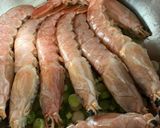 Foto del paso 11 de la receta: Bullabesa de salmón y gambones, con verduras del hortet