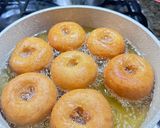 Foto langkah ke 7 dari resep Donat Pisang Cavendish.