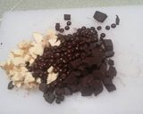 Foto langkah ke 2 dari resep Chewy "mini monster" chocochip cookies recook recipe tintin rayn.